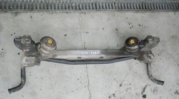 Audi A8 S8 D3 4E Engine mounting bracket 450KM