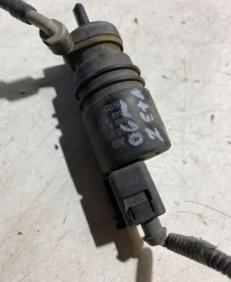 Volkswagen Jetta V Windscreen/windshield washer pump 1T0955651