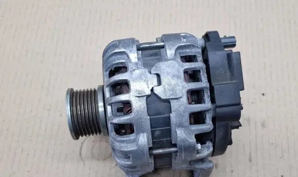 Renault Clio IV Generator/alternator 231006007R