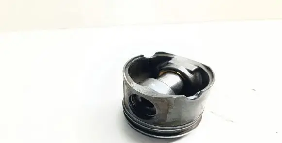 BMW 3 E90 E91 Piston 8108U 3880