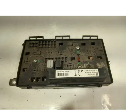 Opel Zafira B Fuse module 13206747 5DK00866818