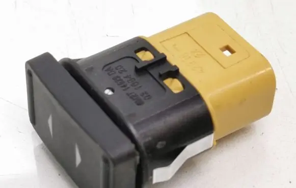 Ford Focus Electric window control switch 6M2T14529