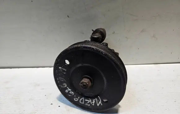 Mazda 626 Power steering pump G21132600D