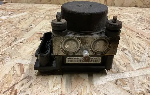 Nissan Note (E11) ABS Pump 476609U400 0265231732 5447L5130212
