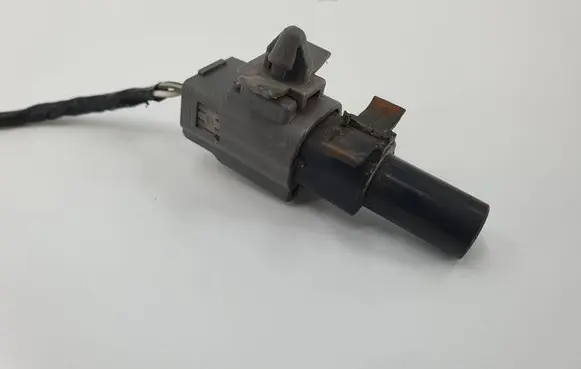 Mazda 3 I Outside/exterior temperature sensor L7641 D515