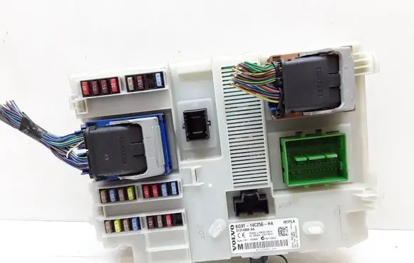 Volvo V70 Fuse module BG9T14C256HA 31314866AA