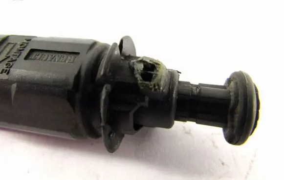 Renault Espace - Grand espace IV Brake pedal sensor switch 110895