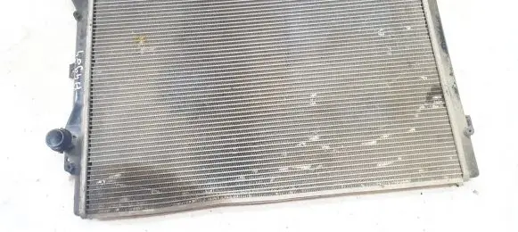 Volkswagen Touran I Coolant radiator