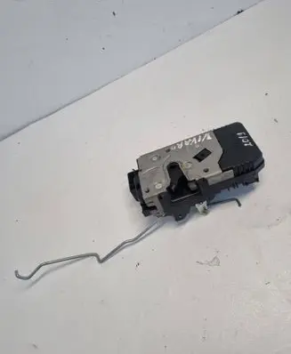 Opel Vivaro Loading door lock 905033916R 93867687 40817212