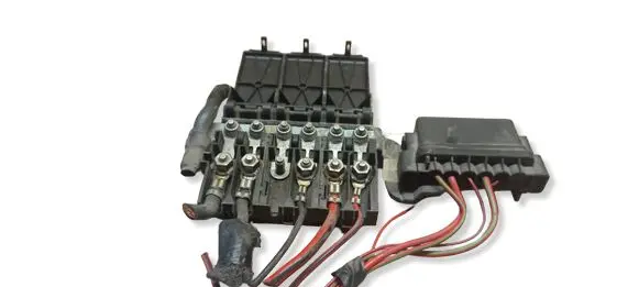 Volkswagen Polo IV 9N3 Fuse module 5Z0937548C