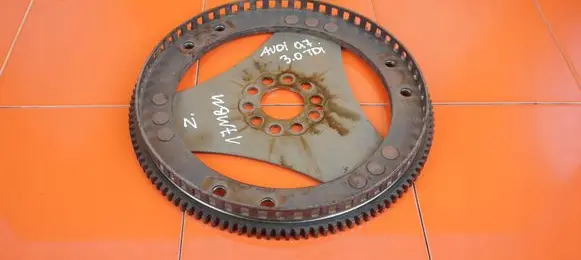 Audi Q7 4L Flywheel 059105323T BUG