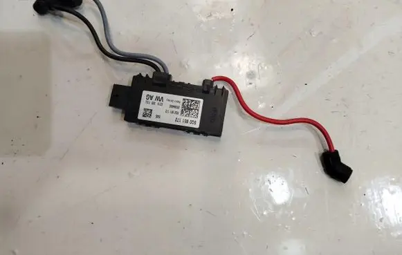 Volkswagen PASSAT B8 Alarm movement detector/sensor 5Q0951172