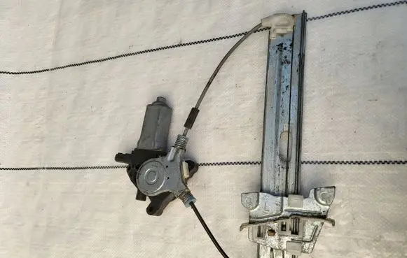 Mazda Tribute Front door window regulator with motor Cm091120b