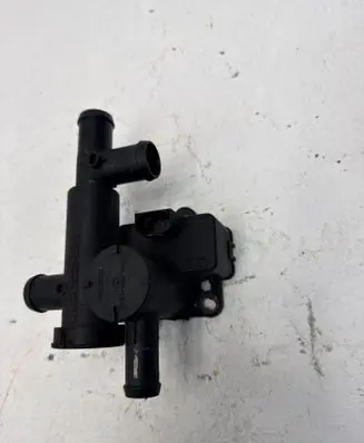 Mercedes-Benz Vito Viano W639 Coolant heater control valve A0028308584 L5998 190609023