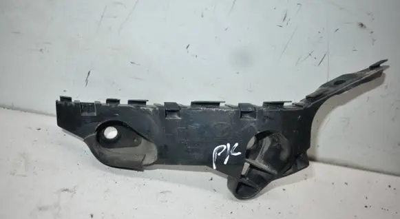 Front bumper mounting bracket