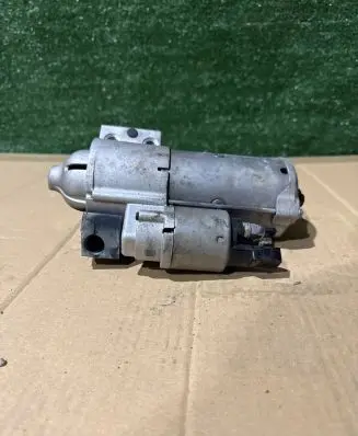 BMW 5 G30 G31 Starter motor 8671504