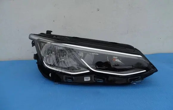 Volkswagen Golf VIII Headlight/headlamp 5H1941006C 90150891 9001VW4AA8SZ