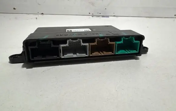 Tesla Model S Other devices 101140000B 101629