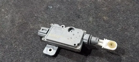 Nissan Primera Central locking motor 84680au600