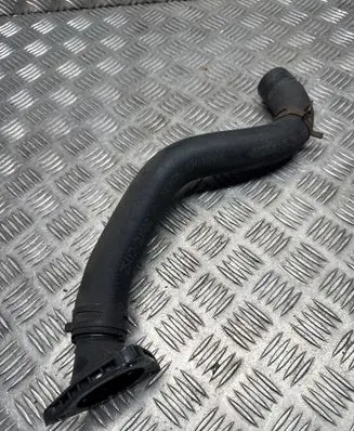 Engine coolant pipe/hose