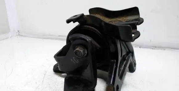 KIA Sportage Engine mount bracket 21842E000