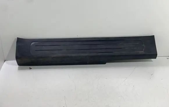 Front sill trim cover