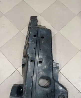 Toyota Sienna XL30 III Front underbody cover/under tray 7776508030