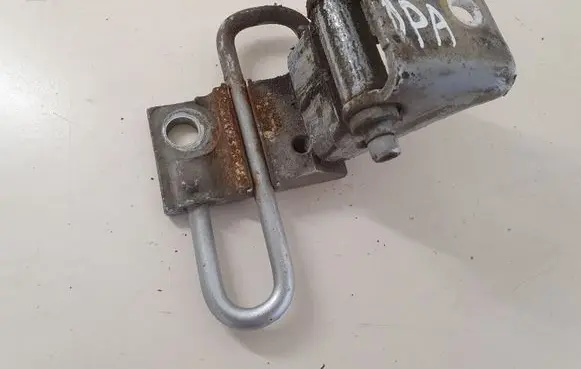 Volkswagen Touran I Front door lower hinge 