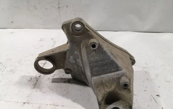 Volkswagen PASSAT B5.5 Engine mounting bracket 8D0399114S