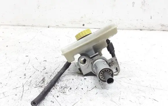 Audi A4 S4 B7 8E 8H Master brake cylinder