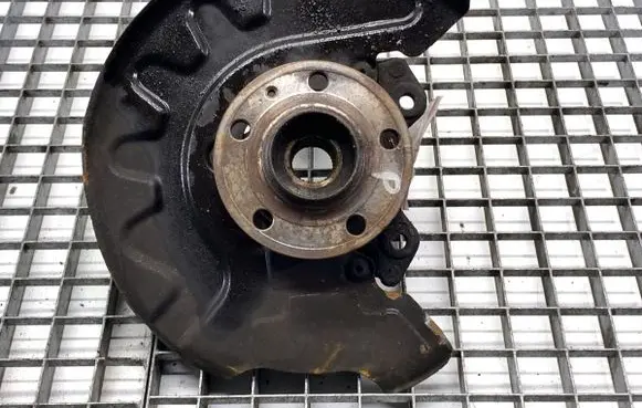 Skoda Rapid (NH) Front wheel hub spindle knuckle 