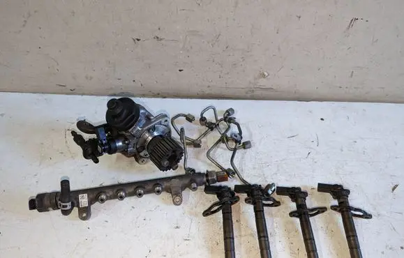 Volkswagen PASSAT CC Fuel injection system set 0445116 0046716 045010507