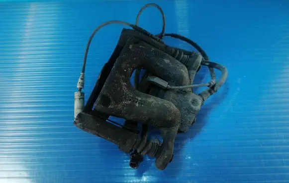 BMW 1 E81 E87 Front brake caliper