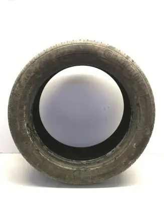 Volkswagen Golf VII R17 summer tire 
