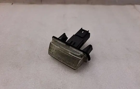 Toyota Auris 150 Number plate light 8127002131 8127002130