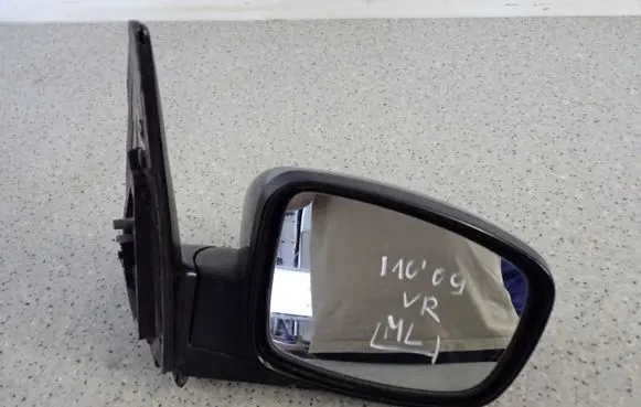 Hyundai i10 Front door electric wing mirror 