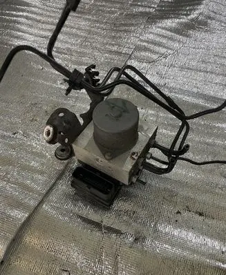 Ford Mondeo MK IV ABS Pump 8G912C405AB