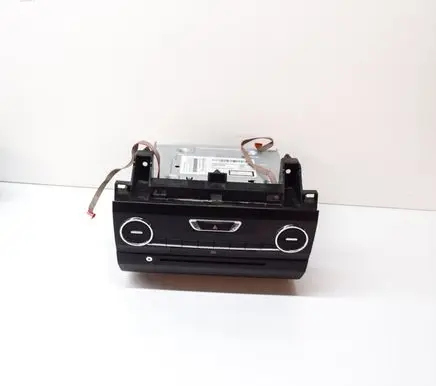 Maserati Ghibli Radio/CD/DVD/GPS head unit 670030198 6700301980