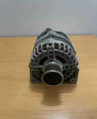 Nissan Qashqai Generator/alternator 23100EN00B LR1140802E