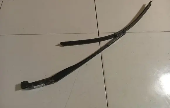 Honda Civic Front wiper blade arm 
