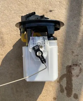 Peugeot 308 In-tank fuel pump 28676953 9830956580
