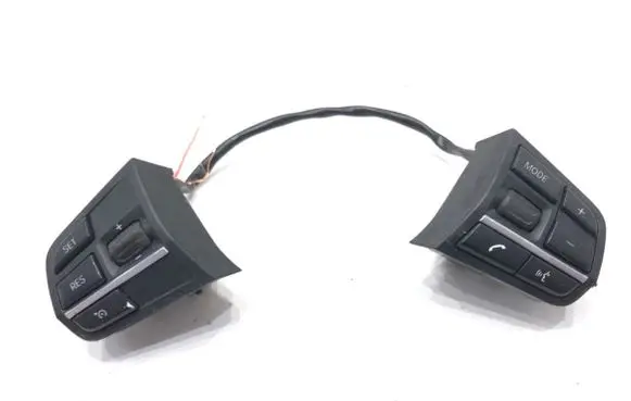 Steering wheel buttons/switches