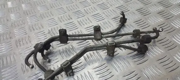 Fuel injector supply line/pipe