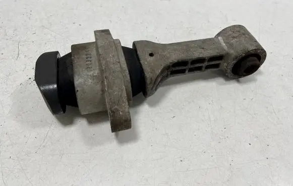 Hyundai i40 Engine mount bracket 219503Z150 12032261