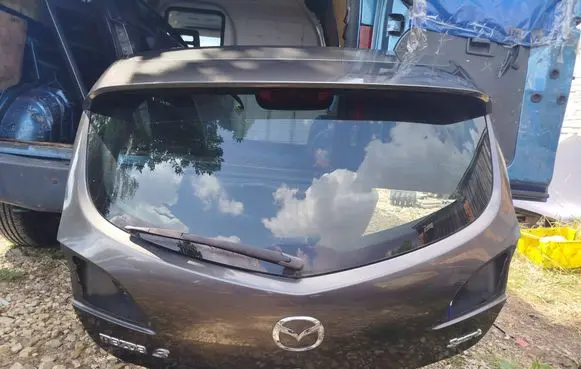 Mazda 3 II Tailgate/trunk/boot lid 38R
