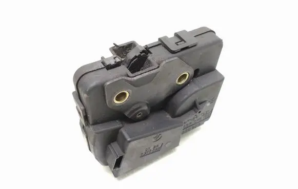 BMW 3 E46 Tailgate window lock/catch/latch 8218849 51248218849
