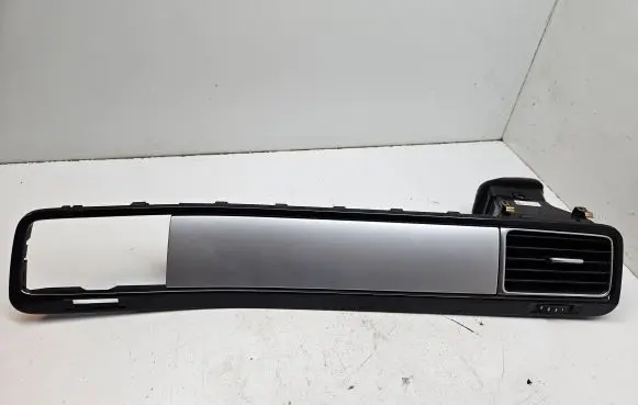 Volkswagen Touareg II Panel trim 7P1857190A