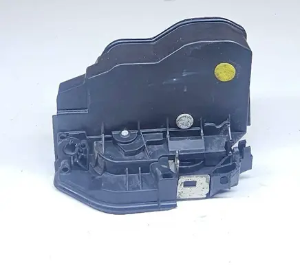 BMW 5 E60 E61 Front door lock 7154620