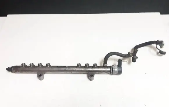 Volvo XC60 Fuel main line pipe 30777759 0445215025