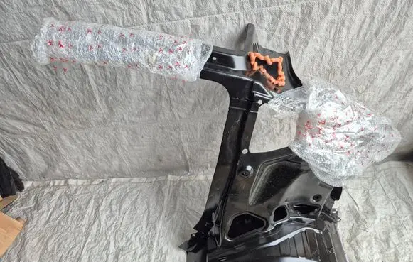 Tesla Model Y Fender end trim 148773700B